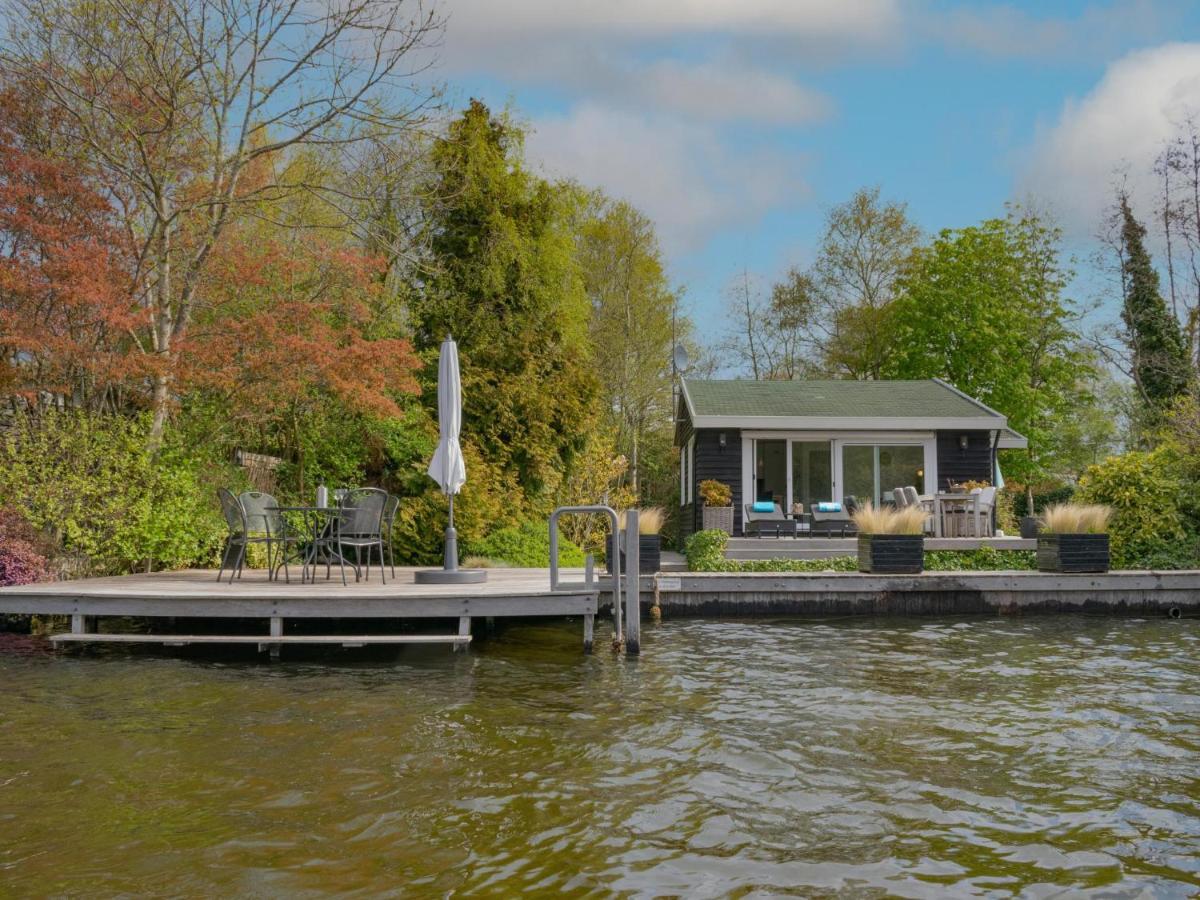 Aan De Plas Villa Kortenhoef Kültér fotó